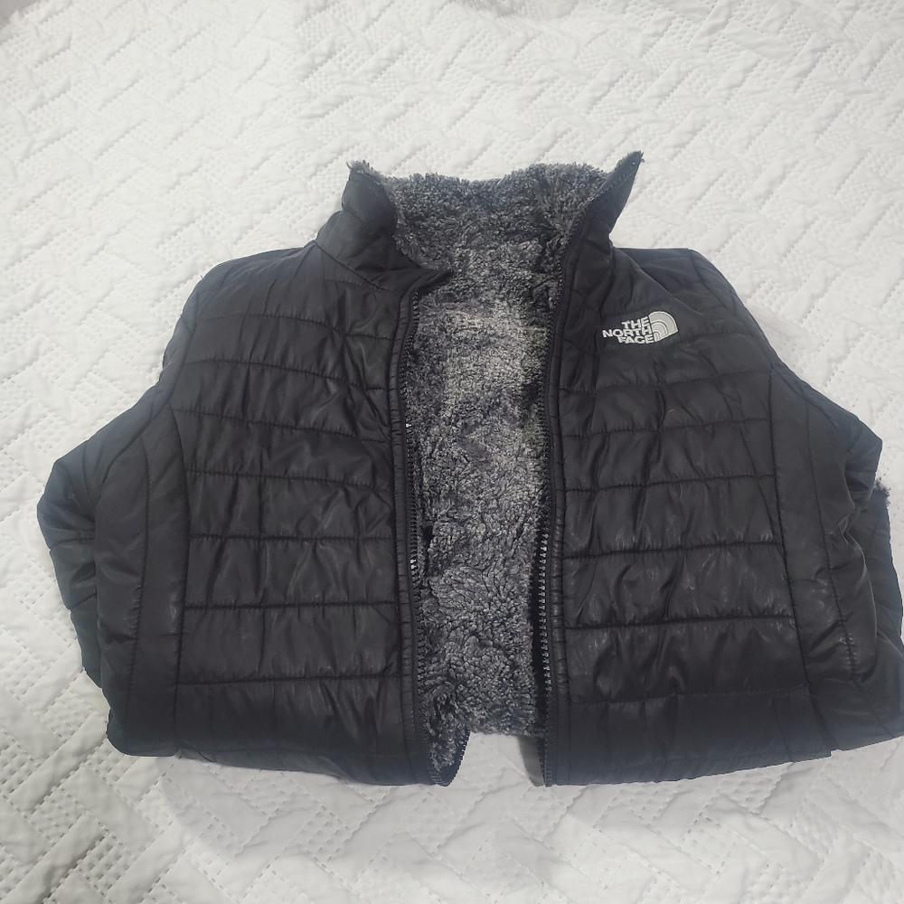 The North Face Girls Puffer Jacket w/ Sherpa Inside Large 10/14